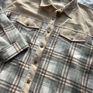 Jen & Co Plaid Corduroy Shacket Jacket with pockets L/XL Neutral Button Up